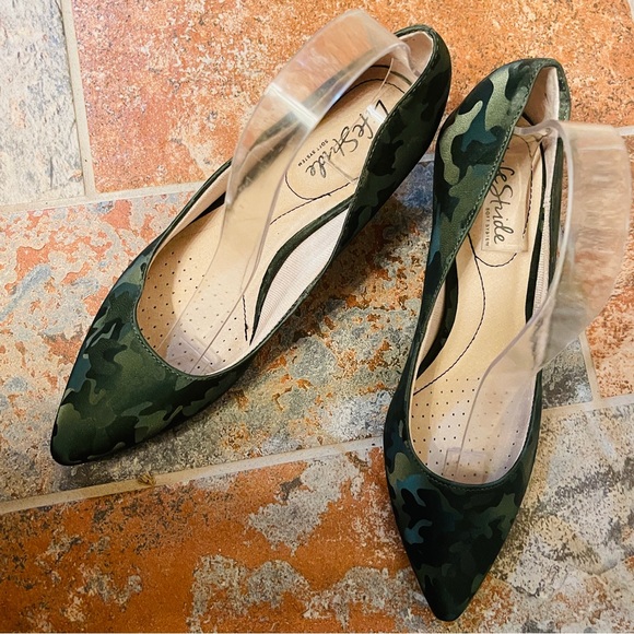 đź‘ NWOB! Fabulously Frisky LifeStride Green Silk Camo Design, Pointed Toe Pumps! - Picture 3 of 16